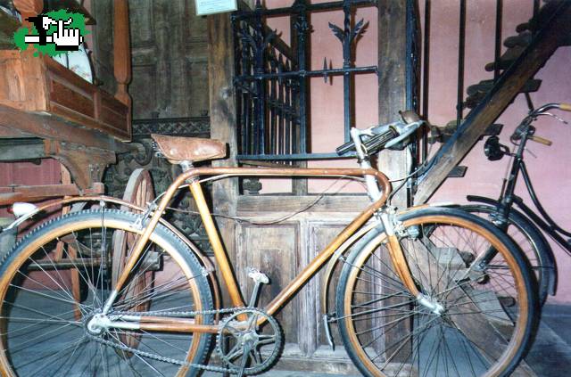 Bici de madera